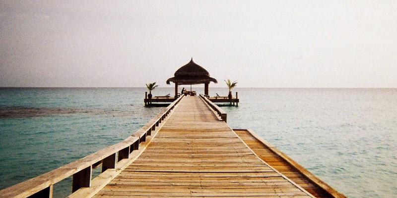 数据驱动决策时代：如何通过商业资讯与行业解决方案实现价值跃迁